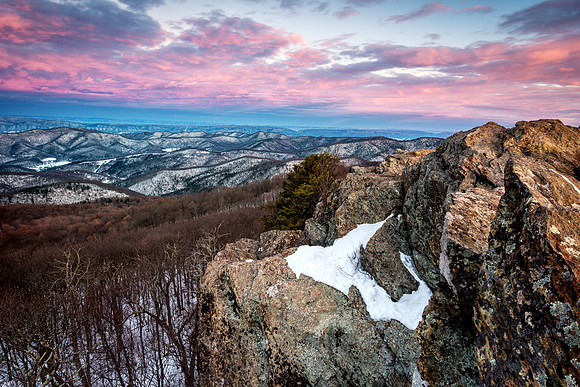 Sunrise atop Bearfence Mountain